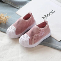 Mandotos girls and boys casual toddler shoes for spring, featuring soft bottoms and non-slip soles for comfortable kids' sneakers.