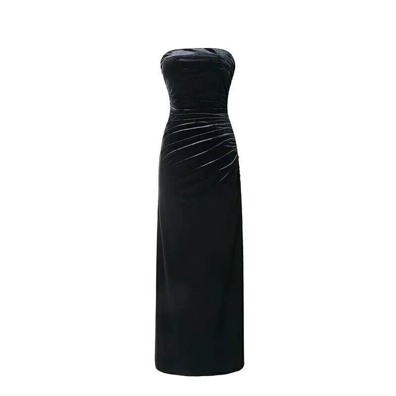 Mandotos long party skirt for dinner and annual events, stylish and elegant evening dress with flowing fabric.