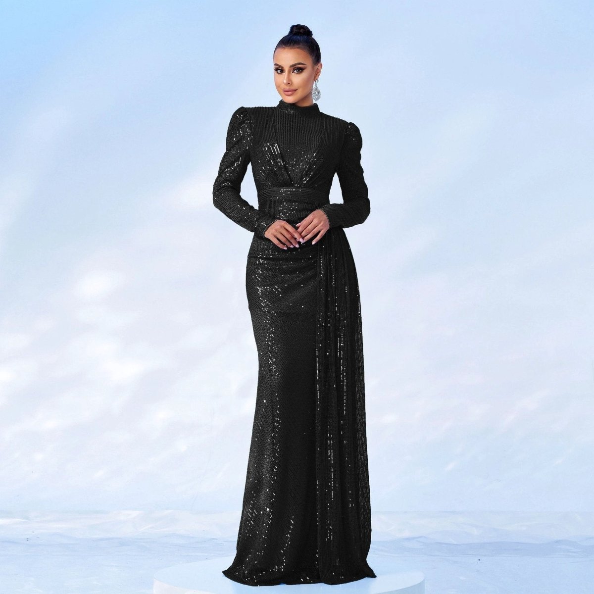 Mandotos long sleeve round neck sequined banquet dress, slim fit, elegant evening gown with shimmering embellishments.