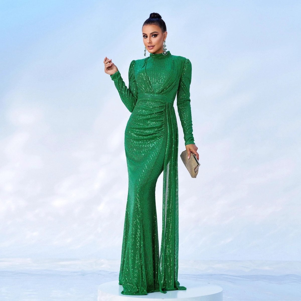 Mandotos long sleeve round neck sequined banquet dress, slim fit, elegant evening gown with shimmering embellishments.