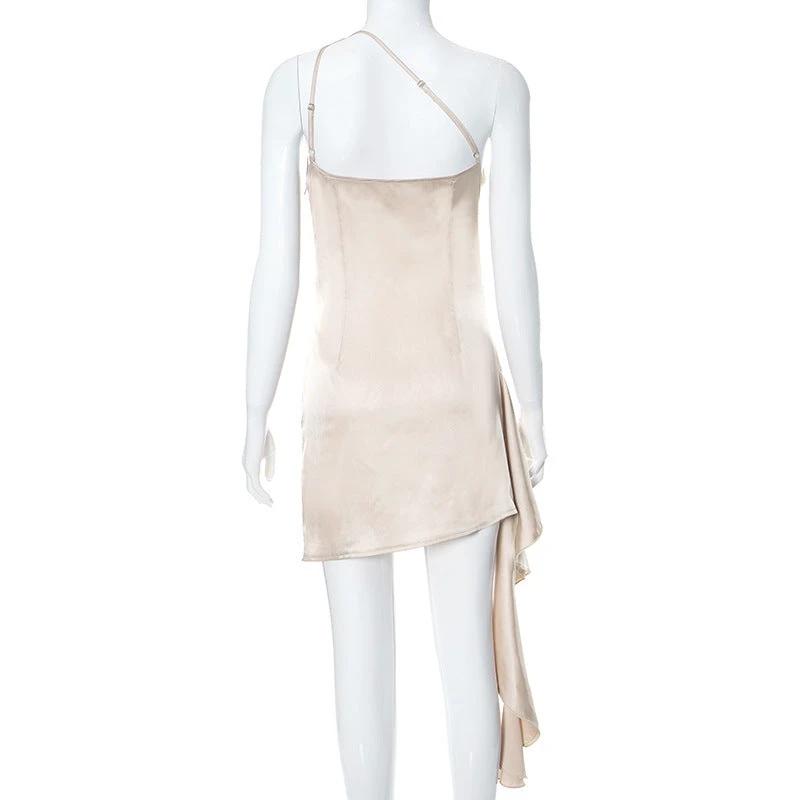 Mandotos one-shoulder sleeveless mini dress with slim fit and backless design, suitable for party or wedding occasions.