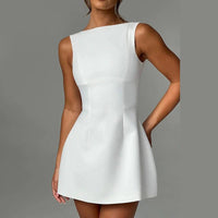 Mandotos slim-fitting backless summer sleeveless short dress, stylish and elegant for warm weather occasions.
