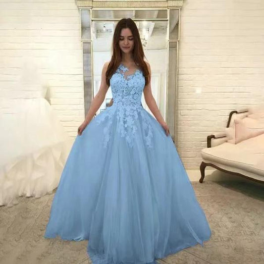 Mandotos sleeveless floral lace wedding dress with flower appliqués, featuring a romantic bridal gown design and elegant details.