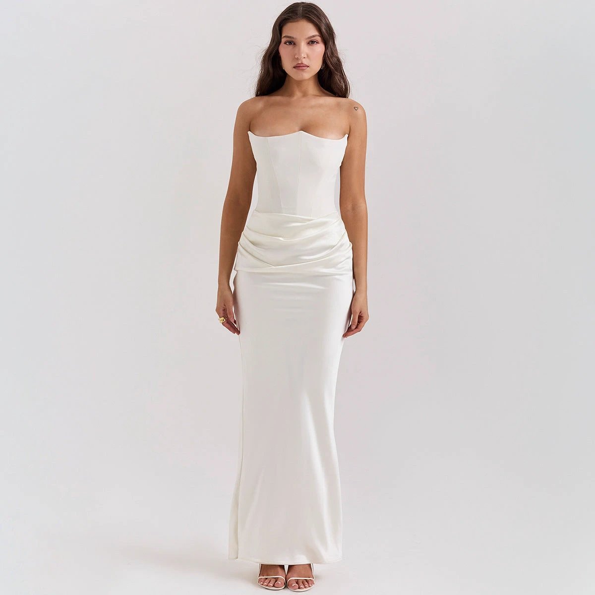 Mandotos slim tube top long dress for women, backless bandeau style, perfect for parties and evening events.