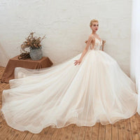 Mandotos Starry Sky Luxury wedding dress featuring a thin, beakless ig tail, elegant and dreamy design for special occasions.