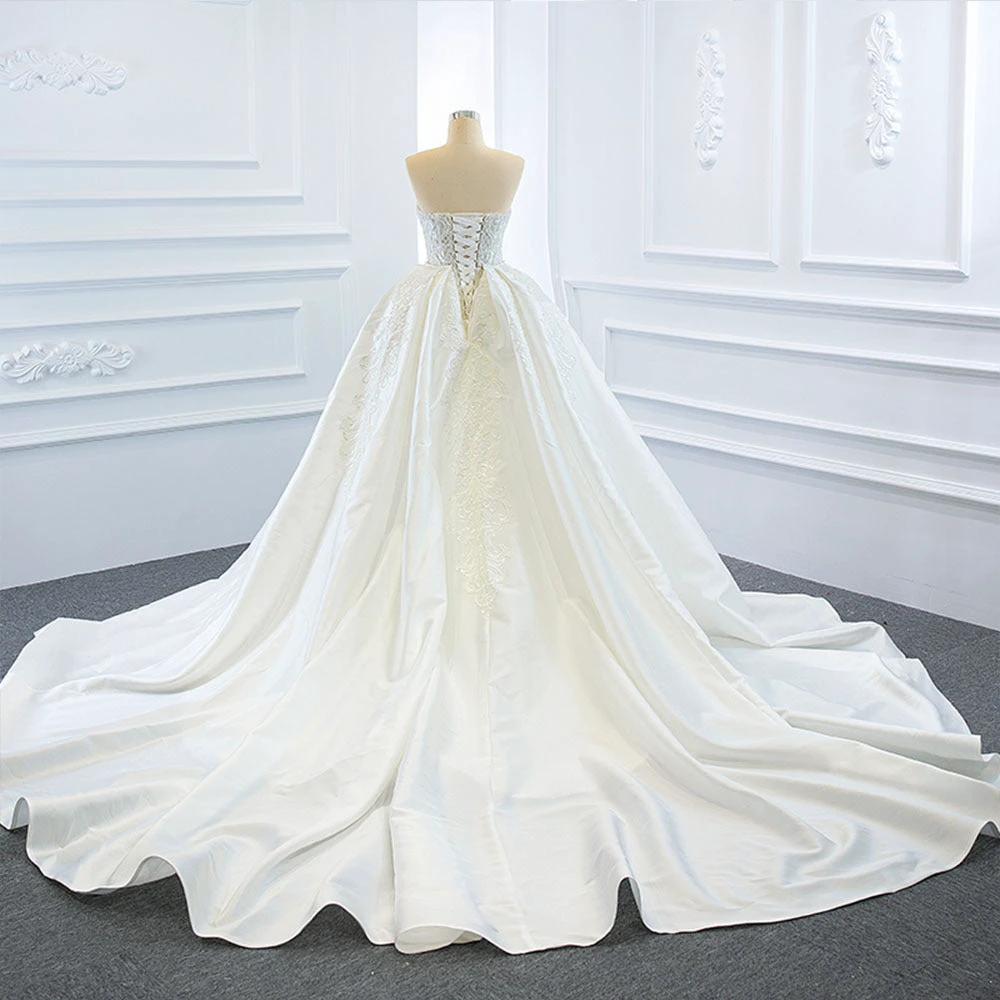 Mandotos wedding dress with two fishtail tail tube tops, featuring a thin and dreamy design for elegant bridal wear.