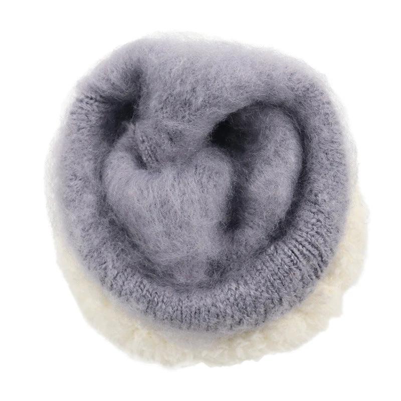 Mandotos winter knitted gloves in cozy wool with ribbed cuffs, perfect for cold weather warmth and style.