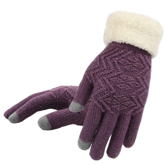 Mandotos winter knitted gloves in cozy wool, featuring ribbed cuffs and a classic design for cold weather warmth.