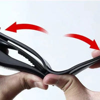 Mandotos 360° rotatable car phone holder, universal mount for dashboard, secure grip for mobile phones in auto vehicle.