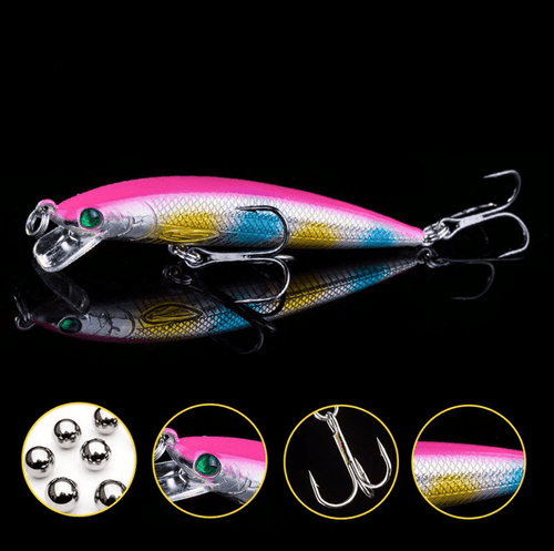 MANDOTOS 7cm triple-sharp minnow fishing lure with realistic fish design, used for freshwater and saltwater fishing.