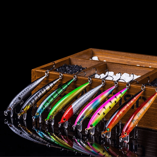 Mandotos 7cm triple-sharp minnow fishing lure with realistic fish design and sharp hooks, ideal for freshwater and saltwater fishing.