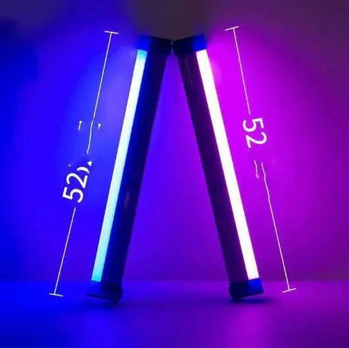Mandotos adjustable portable LED fill light showing customizable brightness and color settings for professional photography.