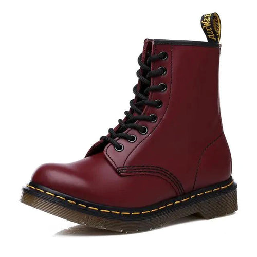 Mandotos all-season leather boots with sturdy soles and stylish design, suitable for casual and outdoor wear.