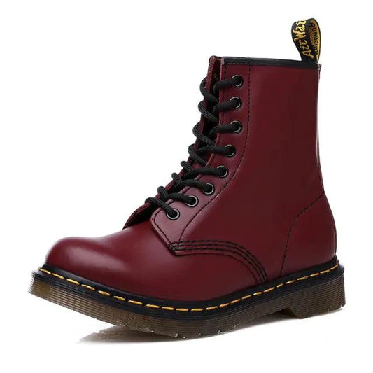 Mandotos all-season leather boots with sturdy soles and stylish design, suitable for casual and outdoor wear.