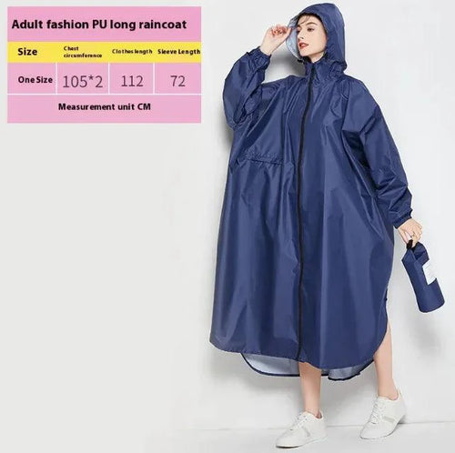 Mandotos all-weather cyclist raincoat in waterproof fabric, with adjustable hood and reflective accents for outdoor biking protection.