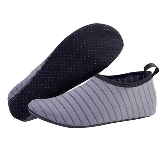 Mandotos AquaFlex unisex water shoes with quick-dry fabric, ideal for beach, yoga, and swimming activities.