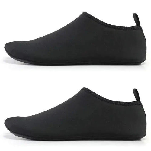 Mandotos AquaFlex unisex water shoes with quick-dry fabric, designed for beach, yoga, and swimming activities.