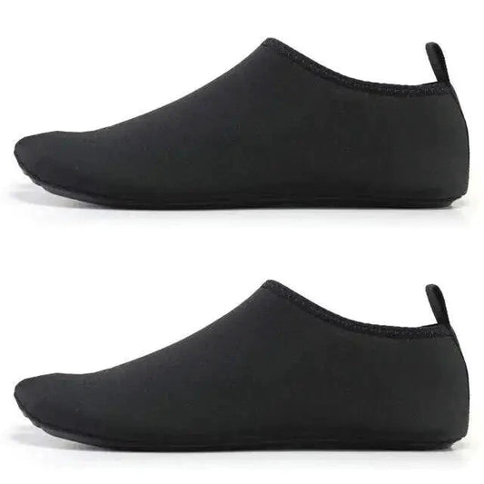 Mandotos AquaFlex unisex water shoes with quick-dry fabric, designed for beach, yoga, and swimming activities.