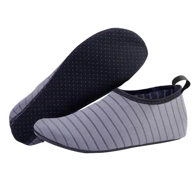 Mandotos AquaFlex unisex water shoes with quick-dry fabric, designed for beach, yoga, and swimming activities.