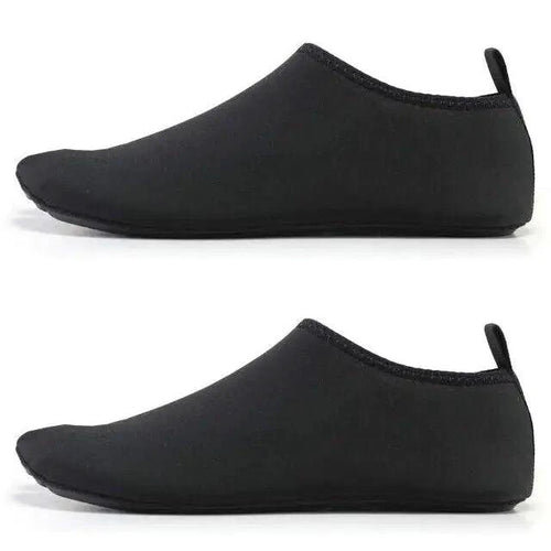 Mandotos AquaFlex unisex water shoes with quick-dry fabric, designed for beach, yoga, and swimming activities.