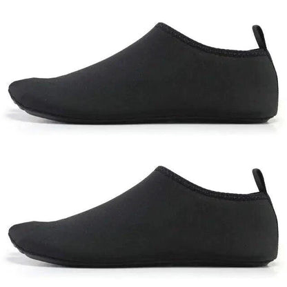 Mandotos AquaFlex unisex water shoes with quick-dry fabric, flexible sole, and breathable design for beach, yoga, or swimming activities.