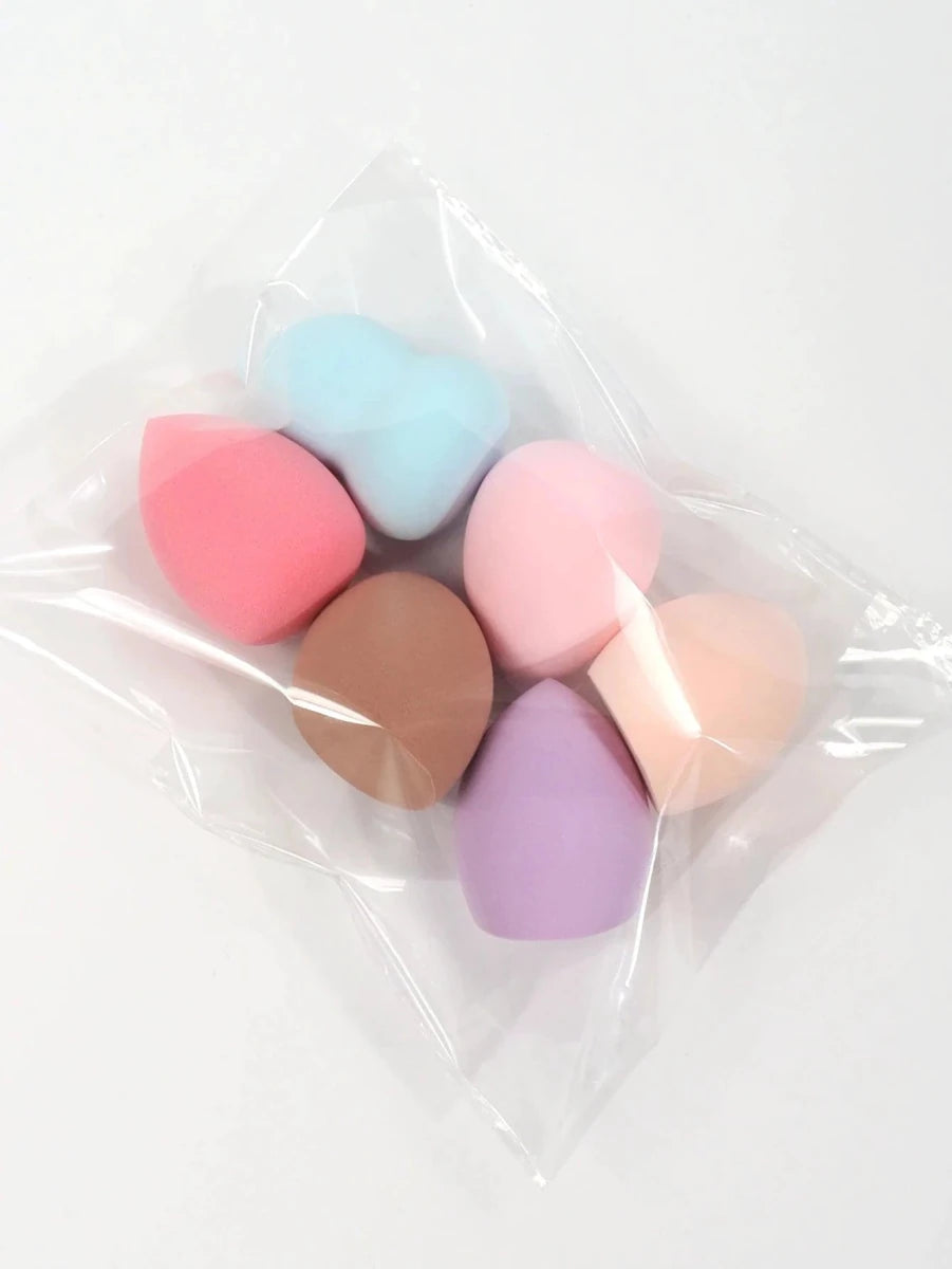 Mandotos beauty sponge set with foundation mixing puffs, available in 6 to 60 pieces, in various sizes and shapes for makeup application.