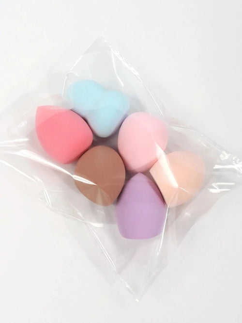 Mandotos beauty sponge set with foundation mixing puffs, available in 6 to 60 pieces, in various sizes and shapes for makeup application.