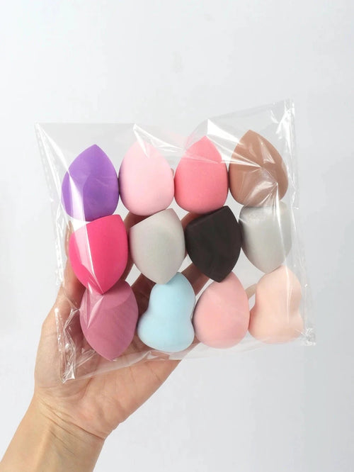 Mandotos beauty sponge set with 6 to 60 foundation mixing puffs in various sizes on a white background.