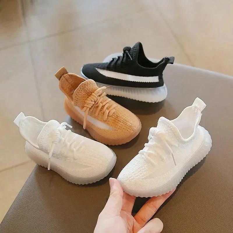 Mandotos boys' durable athletic sneakers with supportive design and long-lasting construction, ideal for active kids.