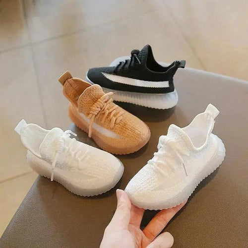 Mandotos boys' durable athletic sneakers with supportive design and long-lasting construction, ideal for active kids.