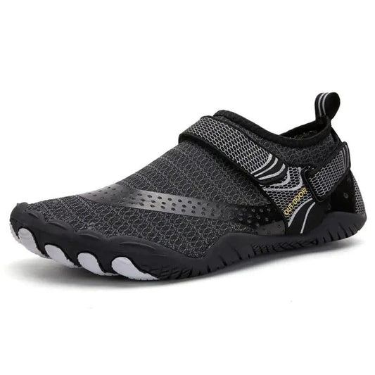 Mandotos breathable double buckle unisex water shoes with slip-on design, ideal for aquatic activities and beach outings.