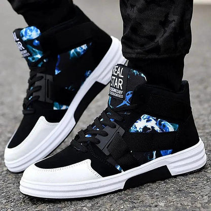 Mandotos camouflage high-top lace-up shoes with rugged design and durable sole, ideal for casual and outdoor wear.