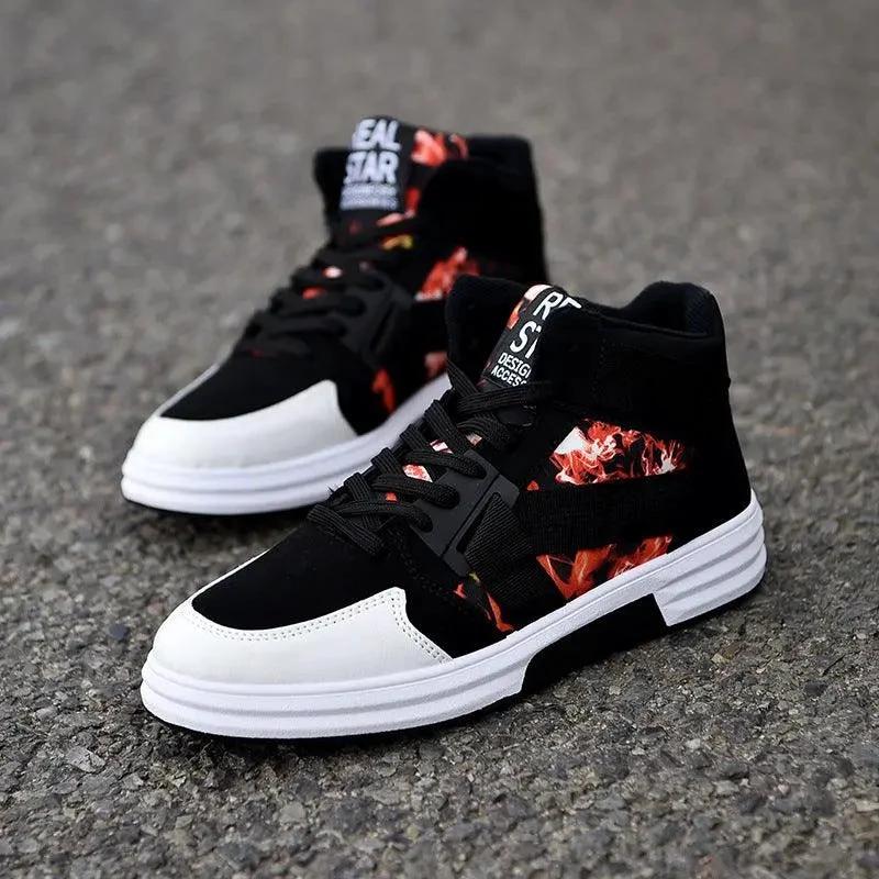 Mandotos camouflage high-top lace-up shoes featuring a rugged design and durable fabric for casual and outdoor wear.