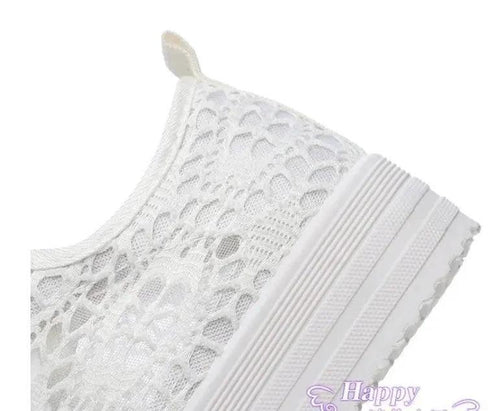Mandotos women's canvas shoes, Xia Daddy style, featuring casual design and comfortable fit in white with black accents.