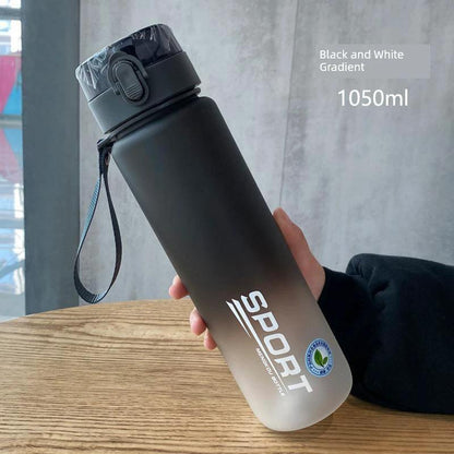 Mandotos Casino Frosted sports water bottle with lid, plastic, portable design for men and women, ideal for active use.