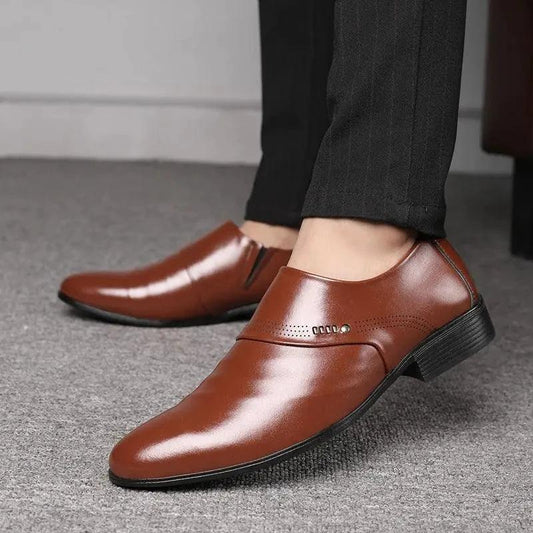 Mandotos men's casual pointed toe leather shoes with sleek design and polished finish, ideal for stylish everyday wear.