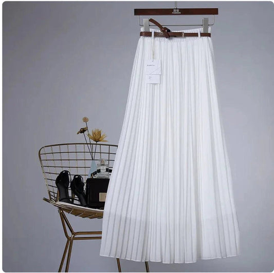 Mandotos Chic & Grace pleated chiffon skirt with flowing fabric, perfect for elegant, effortless style.