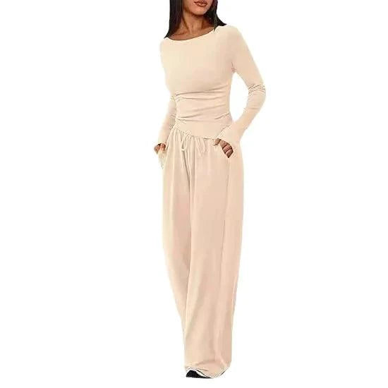 Mandotos chic long-sleeve trousers set featuring a stylish top and matching pants in a modern, elegant design.
