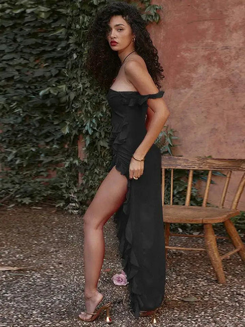 Mandotos chic maxi dress featuring elegant flowy fabric and stylish design, perfect for formal occasions or evening wear.