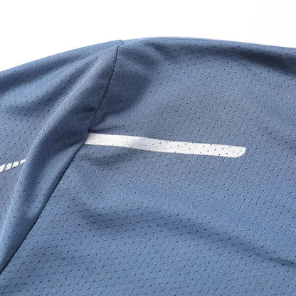 Mandotos men's quick dry running T-shirt in size M, breathable outdoor sports tee ideal for hiking, fishing, and summer activities.