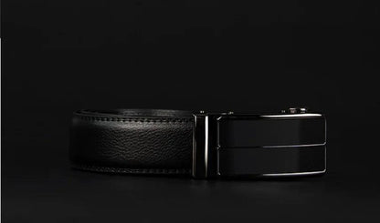 Mandotos contemporary leather belt with sleek design and adjustable buckle, made from genuine leather for a stylish look.