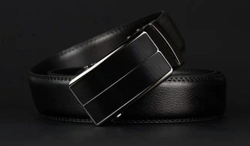 Mandotos contemporary leather belt with a sleek design, featuring a metal buckle and smooth finish for stylish everyday wear.