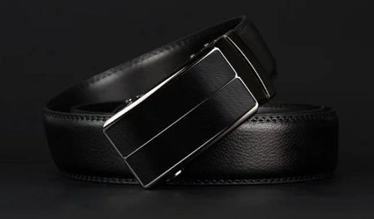 Mandotos contemporary leather belt with a sleek design, featuring a metal buckle and smooth finish for stylish everyday wear.