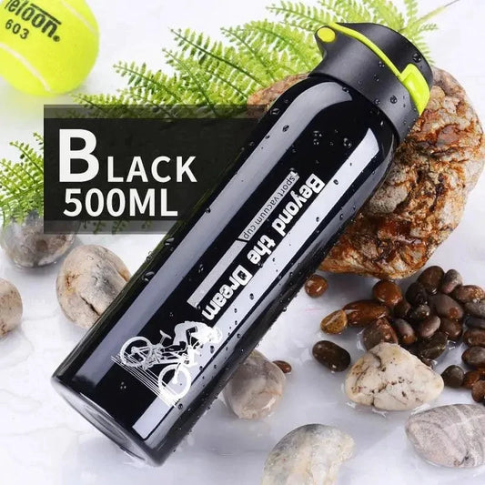 Mandotos CycleTherm insulated bottle with a sleek design, featuring a stainless steel body and a secure lid for keeping drinks hot or cold.
