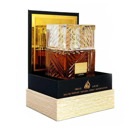 Darey Khamrah 100ml men's cologne by Mandotos with a sleek bottle, featuring a lasting wood scent Arabic perfume for confident men.
