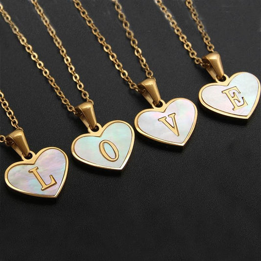Mandotos 26-letter heart-shaped necklace with white shell pendant, personalized love clavicle chain jewelry for women, Valentine's Day gift