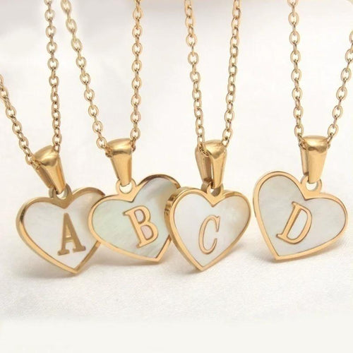 Mandotos 26-letter heart-shaped necklace with white shell accents, personalized love clavicle chain jewelry for women, Valentine's Day accessory