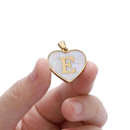 Mandotos white shell heart-shaped letter necklace with 26 letter charms on a delicate clavicle chain for women’s jewelry.