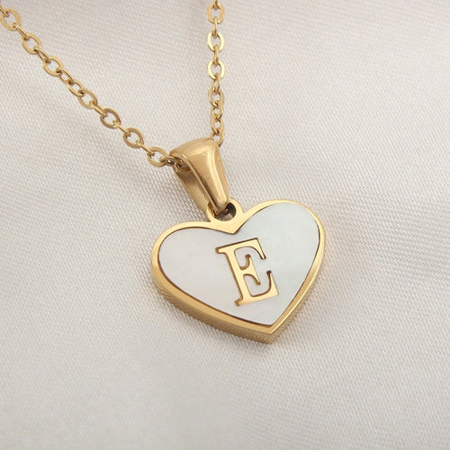Mandotos 26-letter heart-shaped necklace with white shell accents, personalized love clavicle chain jewelry for women, Valentine's Day accessory