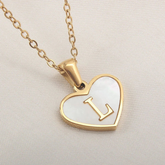 Mandotos white shell heart-shaped letter necklace with 26 letter charms, personalized clavicle chain jewelry for women.